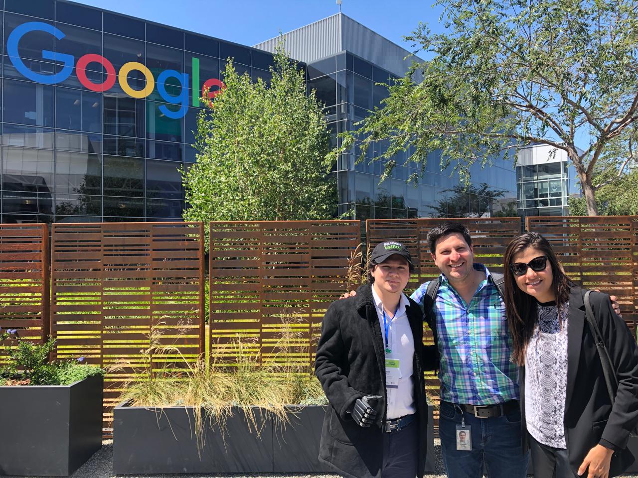 Sebastian at Google's Silicon Valley campus with the Colombian Executive Committee